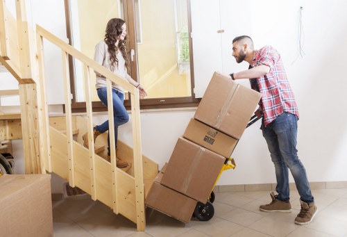 Smooth and efficient moving service in Canary Wharf